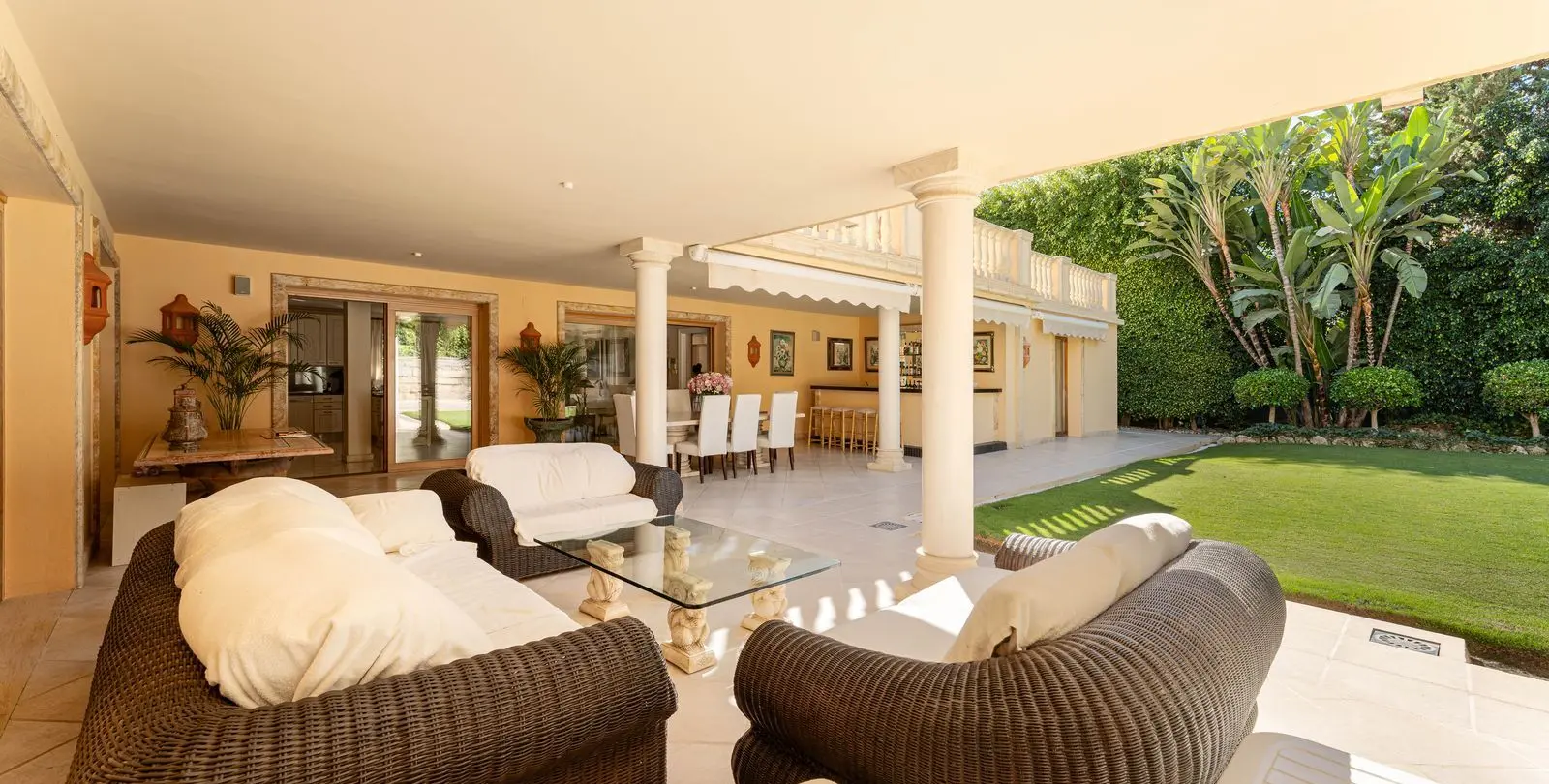 Venta de villa independiente en Nueva Andalucía 33