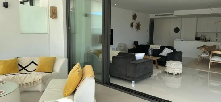 Short-term rent of middle floor apartment in Estepona 3