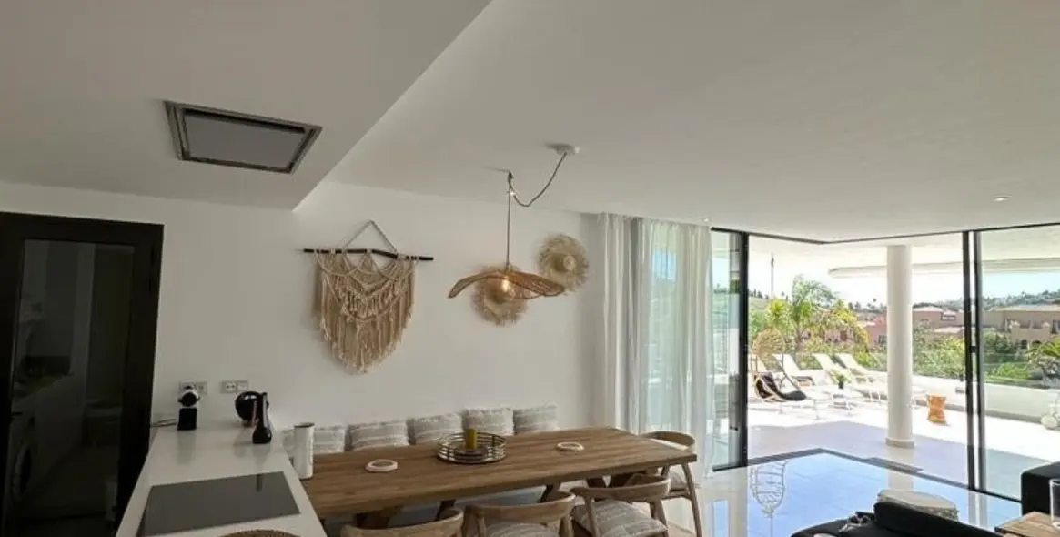 Alquiler a corto plazo de apartamento en planta media en Estepona 5