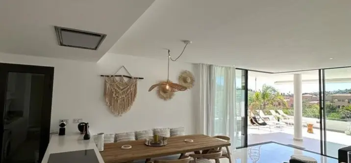 Short-term rent of middle floor apartment in Estepona 4