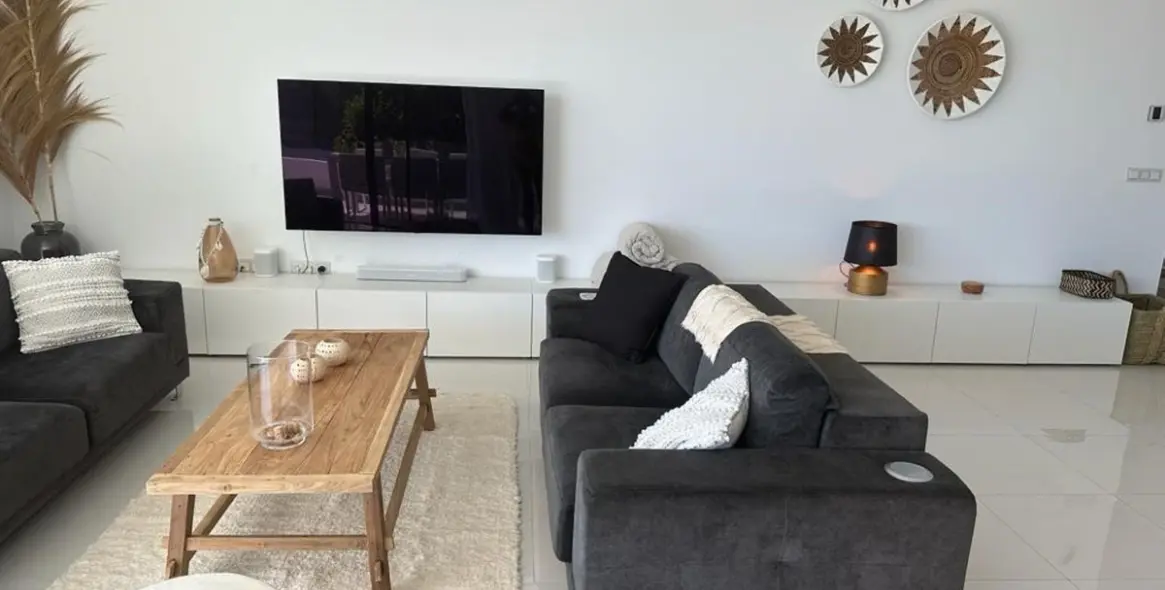 Alquiler a corto plazo de apartamento en planta media en Estepona 10