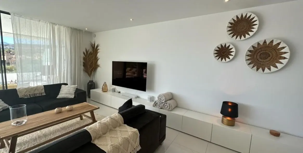 Alquiler a corto plazo de apartamento en planta media en Estepona 12