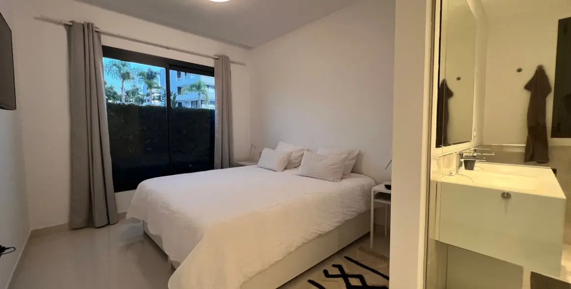 Alquiler a corto plazo de apartamento en planta media en Estepona 25