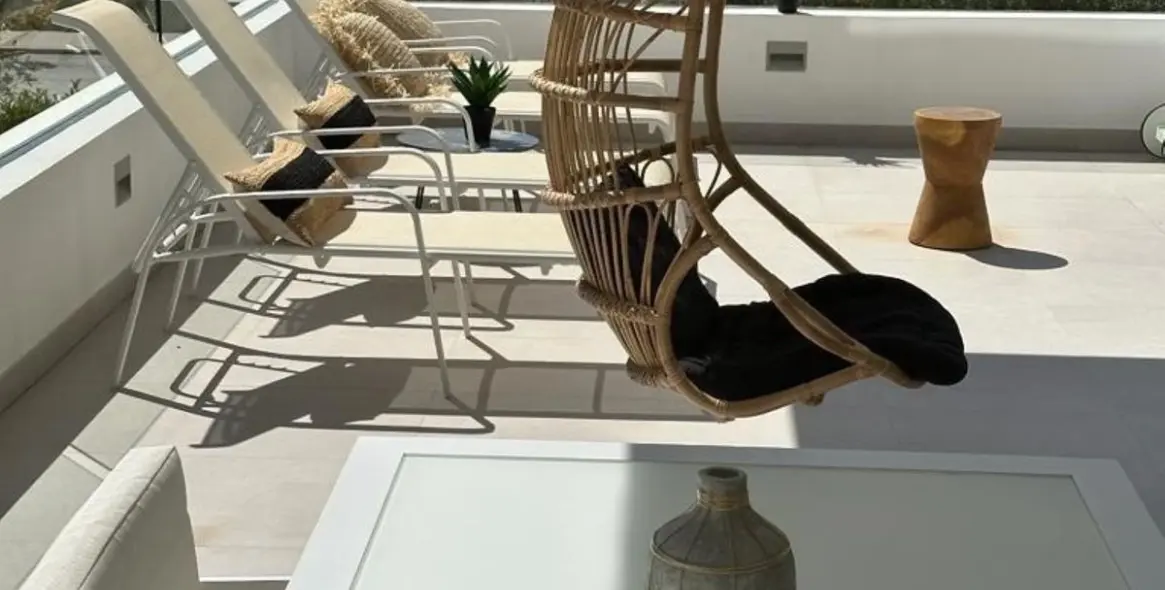 Alquiler a corto plazo de apartamento en planta media en Estepona 33