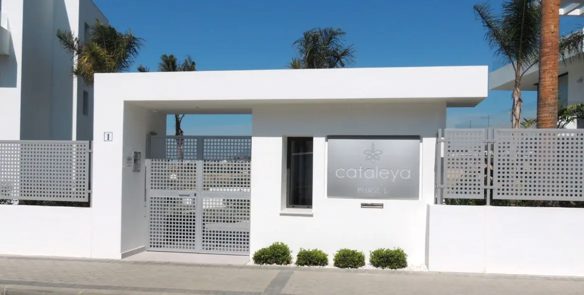 Alquiler a corto plazo de apartamento en planta media en Estepona 39