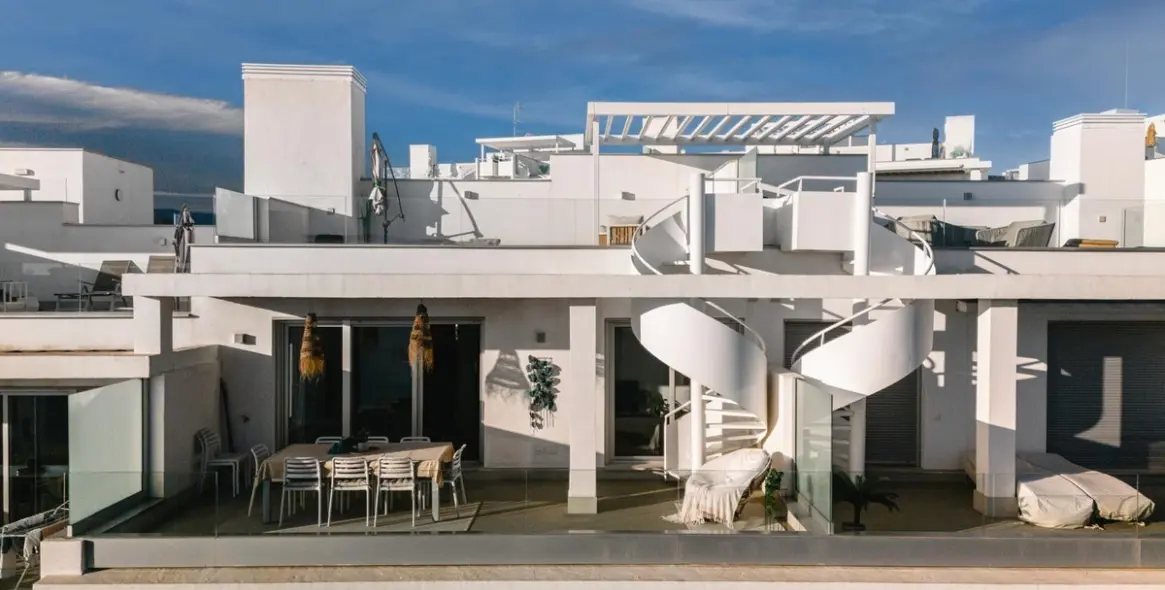 Long-term rent of middle floor apartment in Cancelada 15