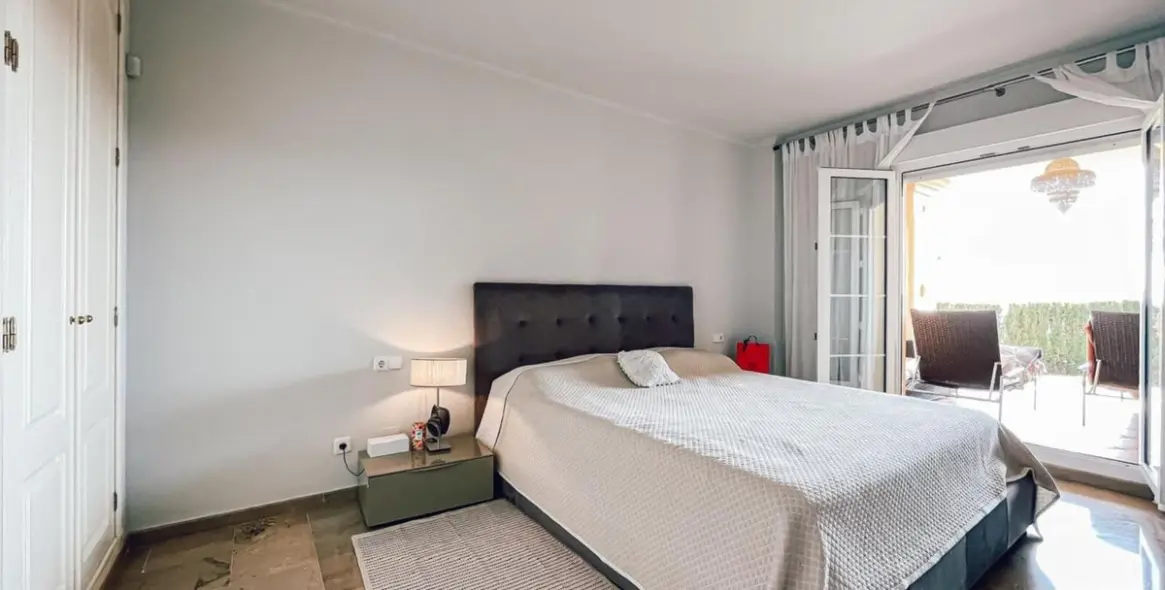Long-term rent of ground floor apartment in Nueva Andalucía 11