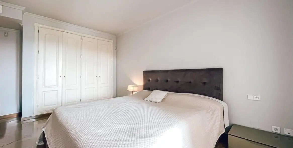 Long-term rent of ground floor apartment in Nueva Andalucía 12