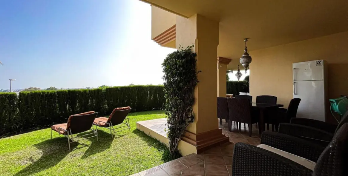 Long-term rent of ground floor apartment in Nueva Andalucía 17