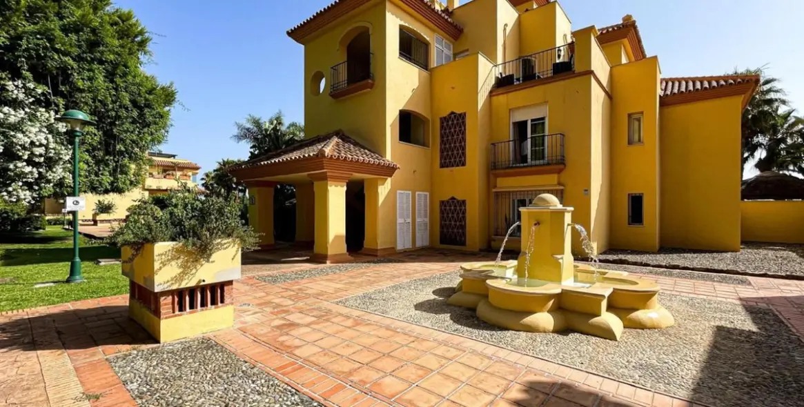 Long-term rent of ground floor apartment in Nueva Andalucía 24