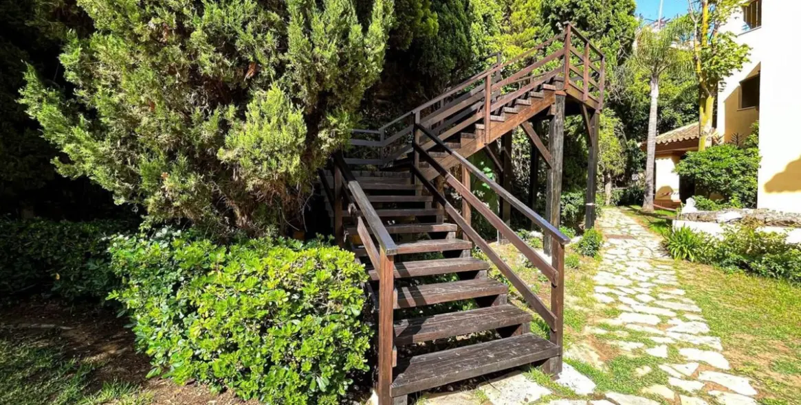 Long-term rent of ground floor apartment in Nueva Andalucía 25