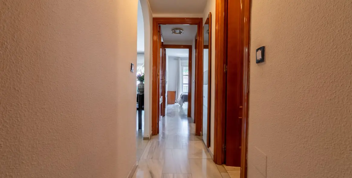Venta de apartamento en planta media en Fuengirola 11