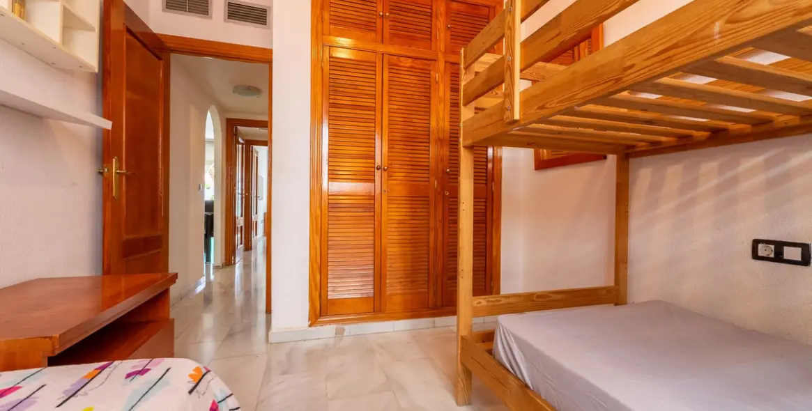 Venta de apartamento en planta media en Fuengirola 13