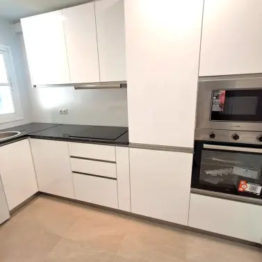 Sale of middle floor apartment in Benalmadena Costa