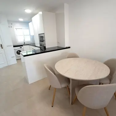 Sale of middle floor apartment in Benalmadena Costa