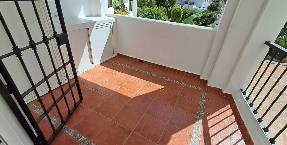 Sale of middle floor apartment in Benalmadena Costa 21