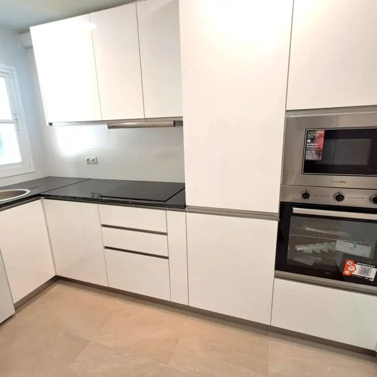 Sale of middle floor apartment in Benalmadena Costa