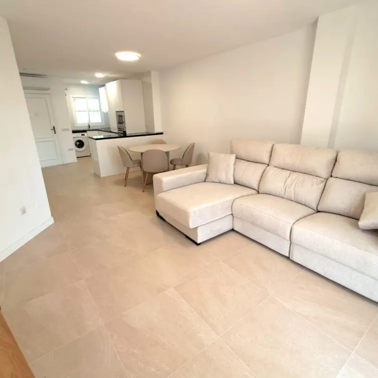 Sale of middle floor apartment in Benalmadena Costa