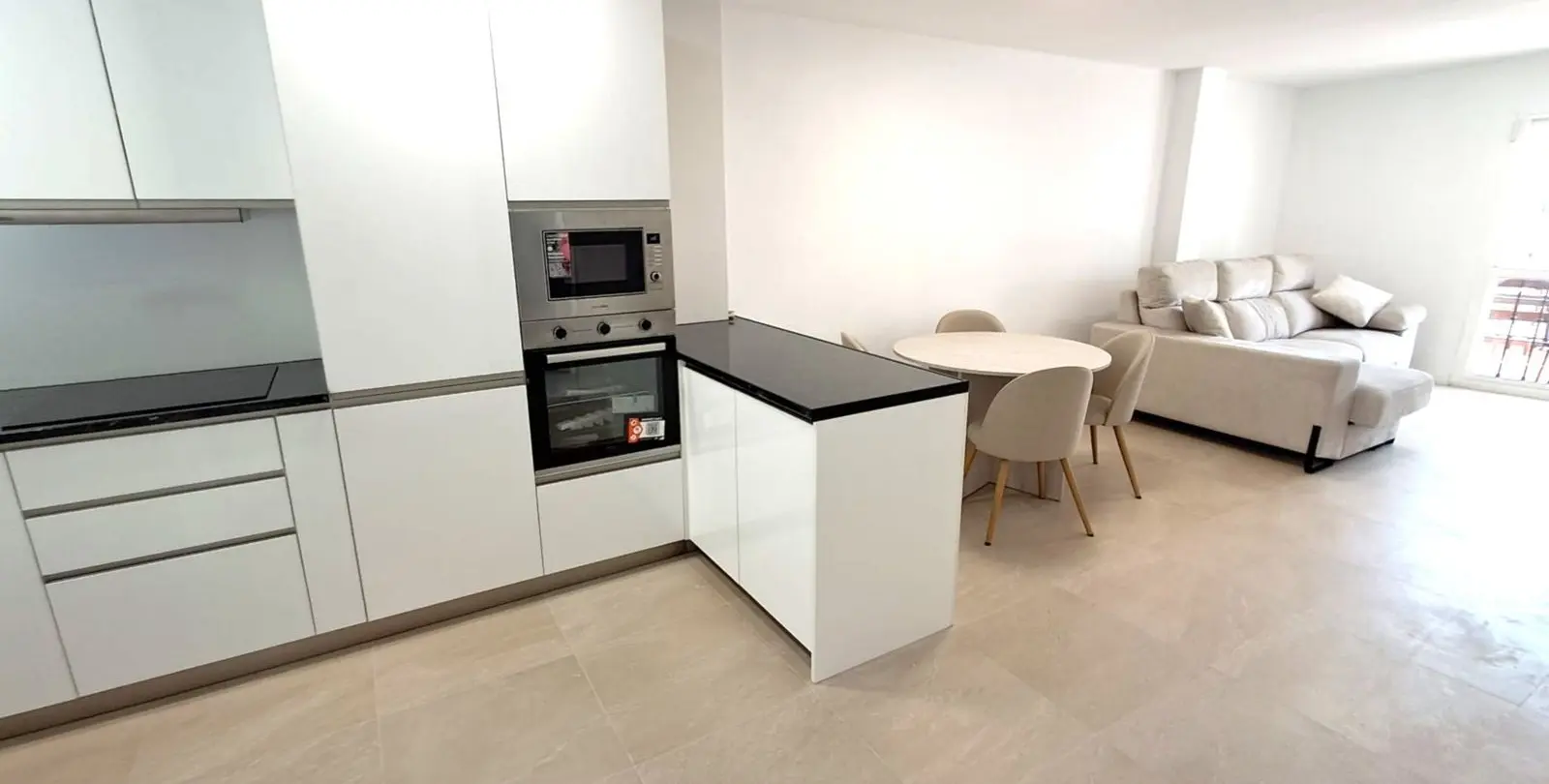 Продажа апартаментов на среднем этаже в Benalmadena Costa 4