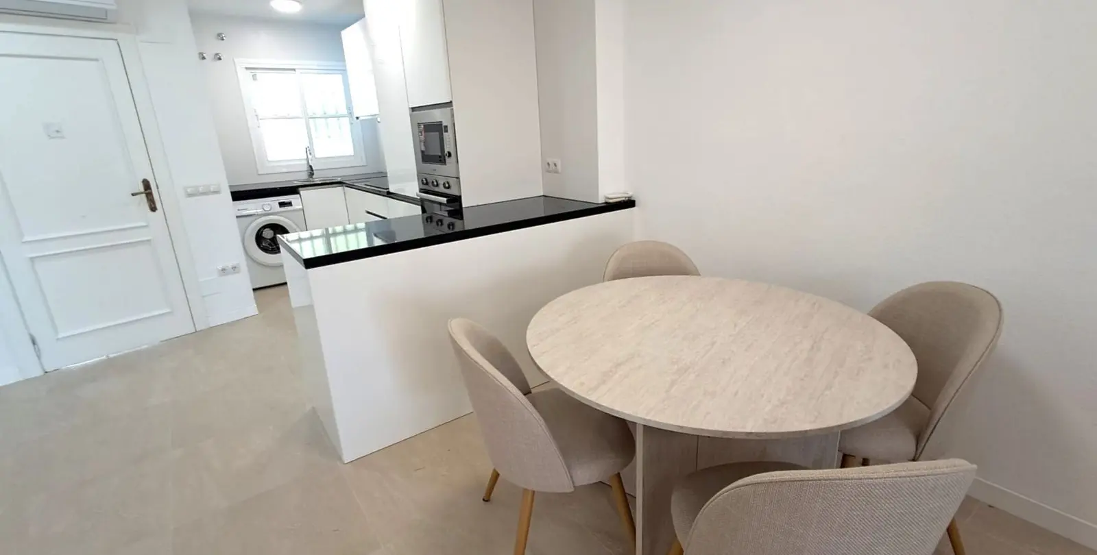Продажа апартаментов на среднем этаже в Benalmadena Costa 5