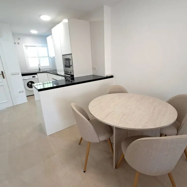 Sale of middle floor apartment in Benalmadena Costa