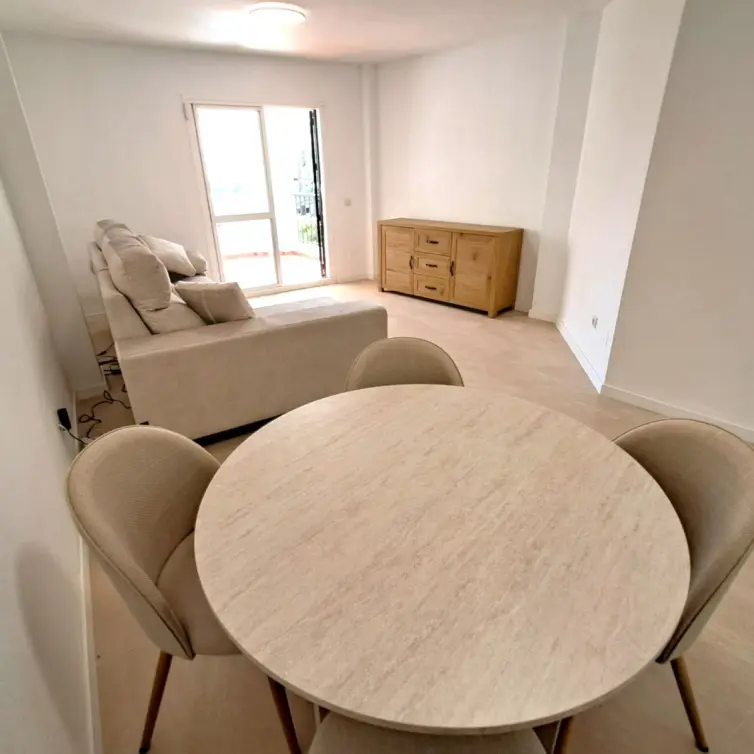 Sale of middle floor apartment in Benalmadena Costa