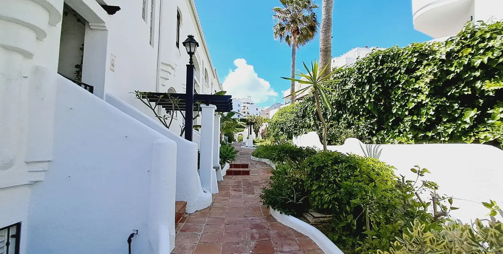 Продажа апартаментов на среднем этаже в Benalmadena Costa 22