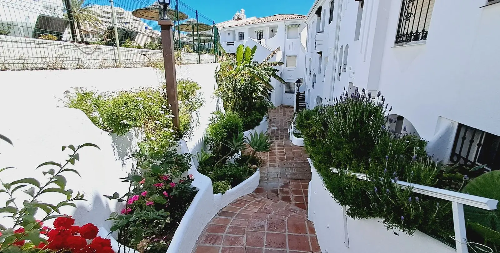Продажа апартаментов на среднем этаже в Benalmadena Costa 23