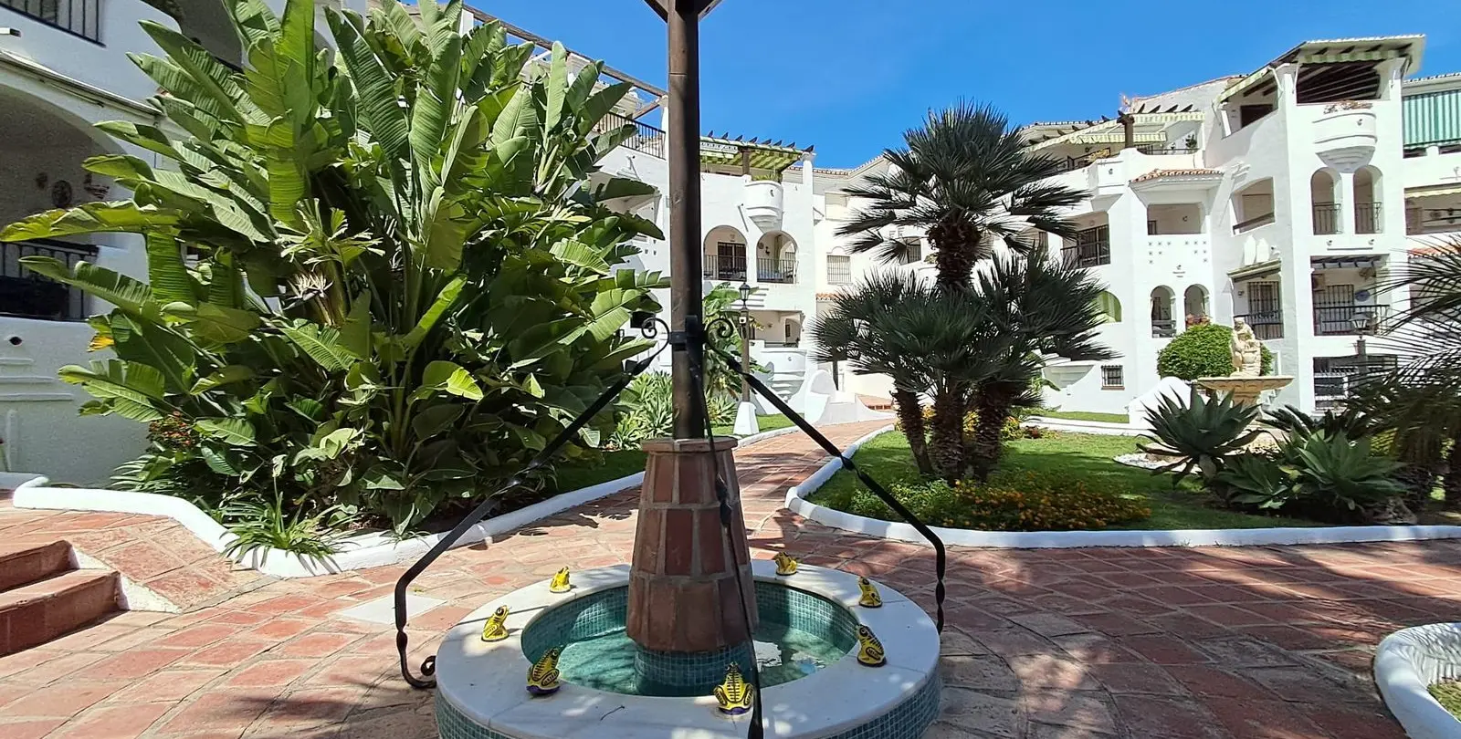 Продажа апартаментов на среднем этаже в Benalmadena Costa 25