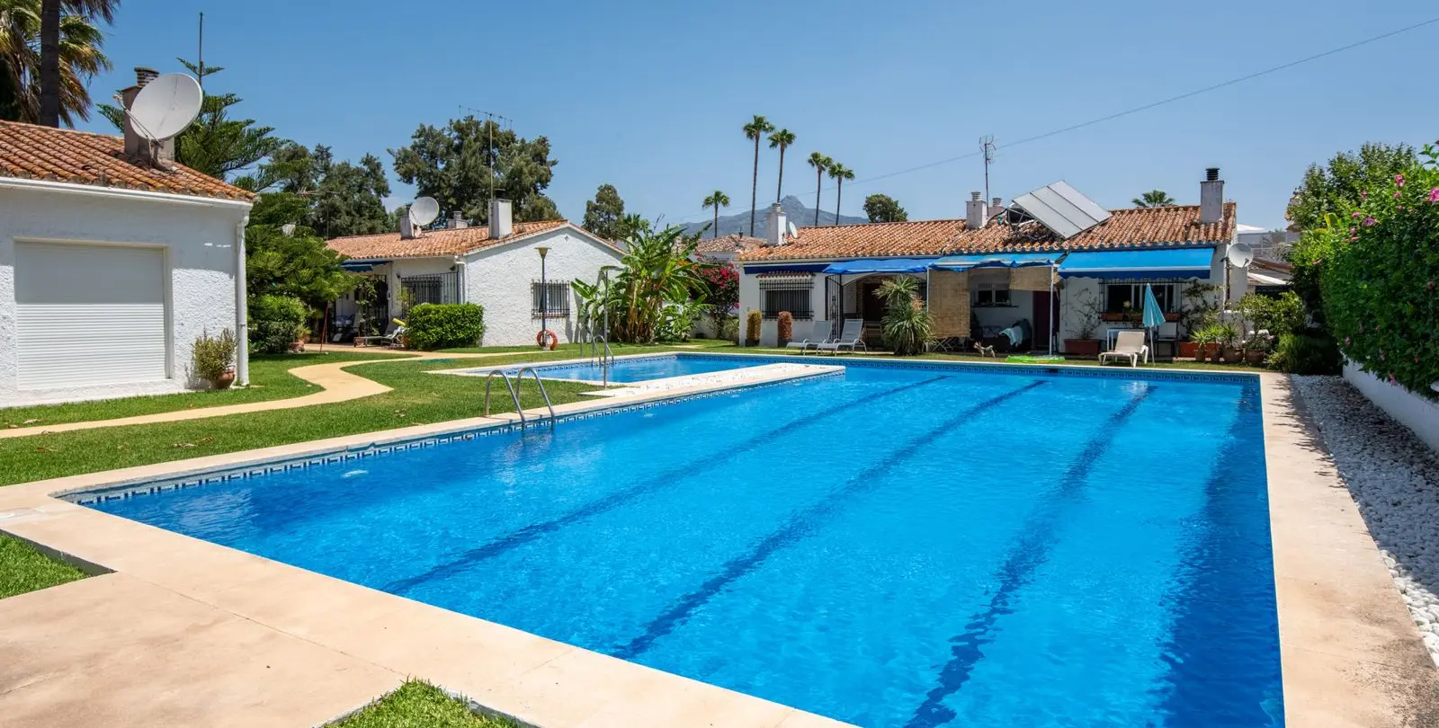 Sale of semi-detached house in Cortijo Blanco 11