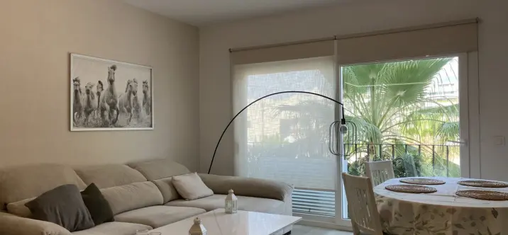 Venta de apartamento en planta media en Puerto Banús 3
