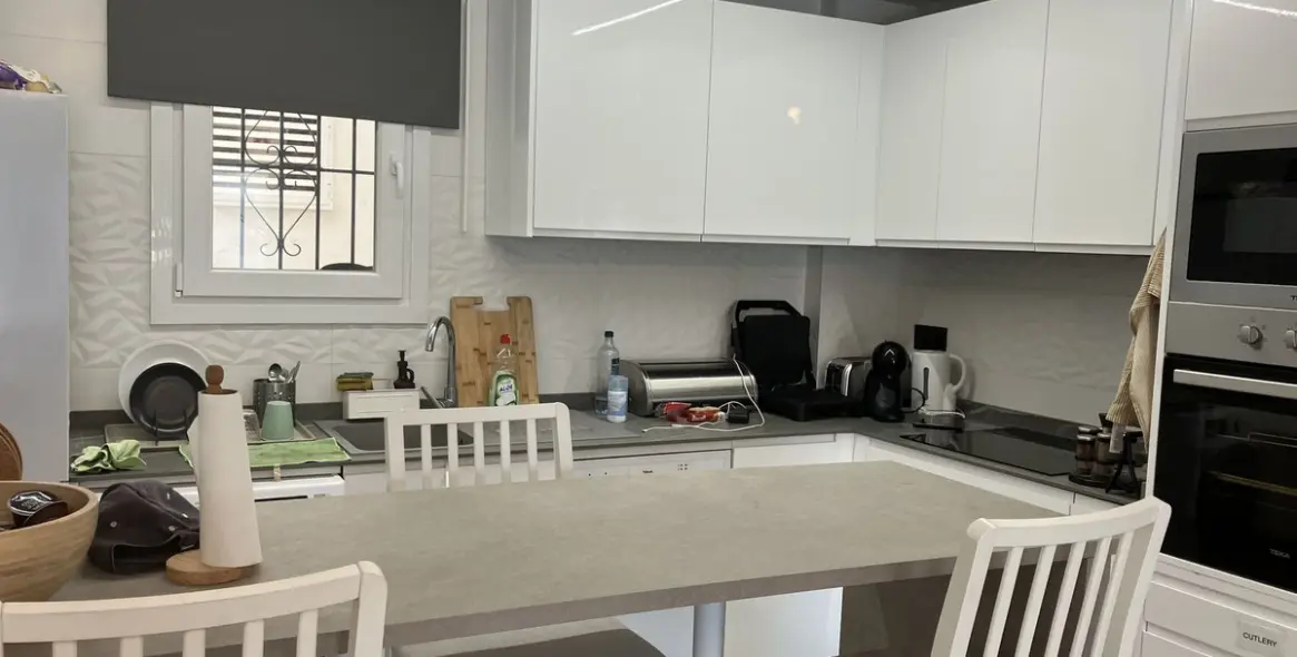 Venta de apartamento en planta media en Puerto Banús 8