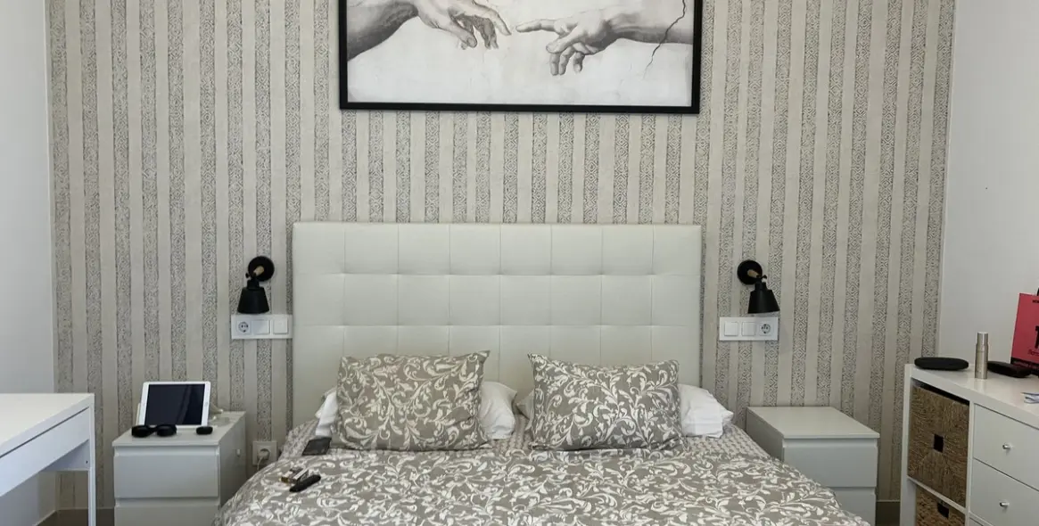 Venta de apartamento en planta media en Puerto Banús 13