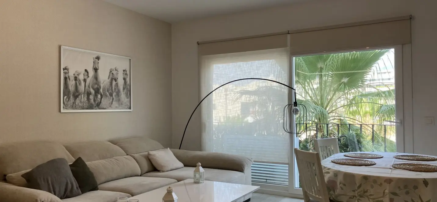 Sale of middle floor apartment in Puerto Banús 3