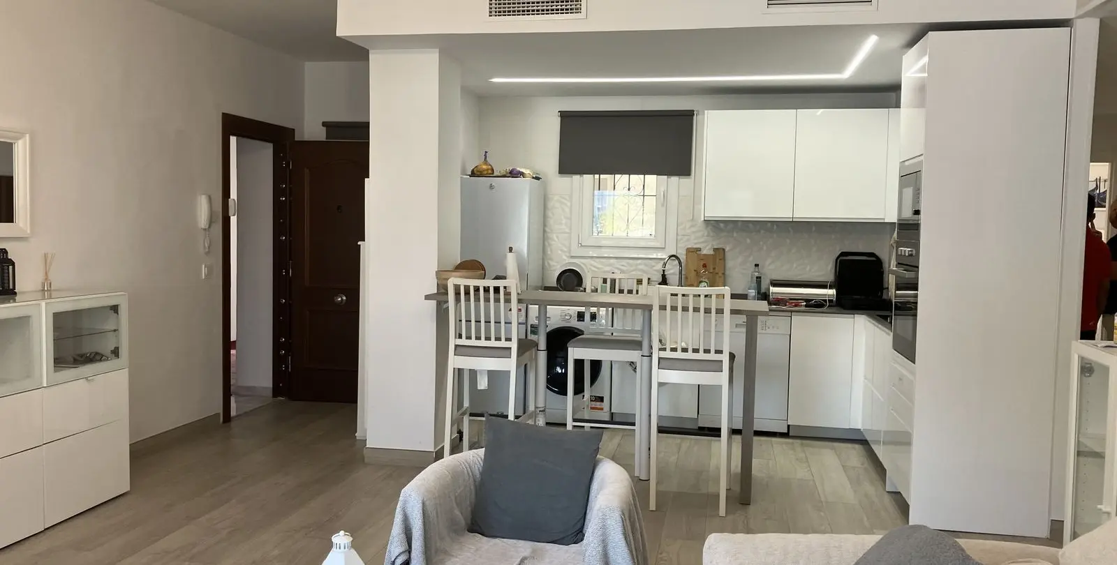Sale of middle floor apartment in Puerto Banús 7