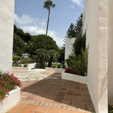 Продажа апартаментов на среднем этаже в Puerto Banús