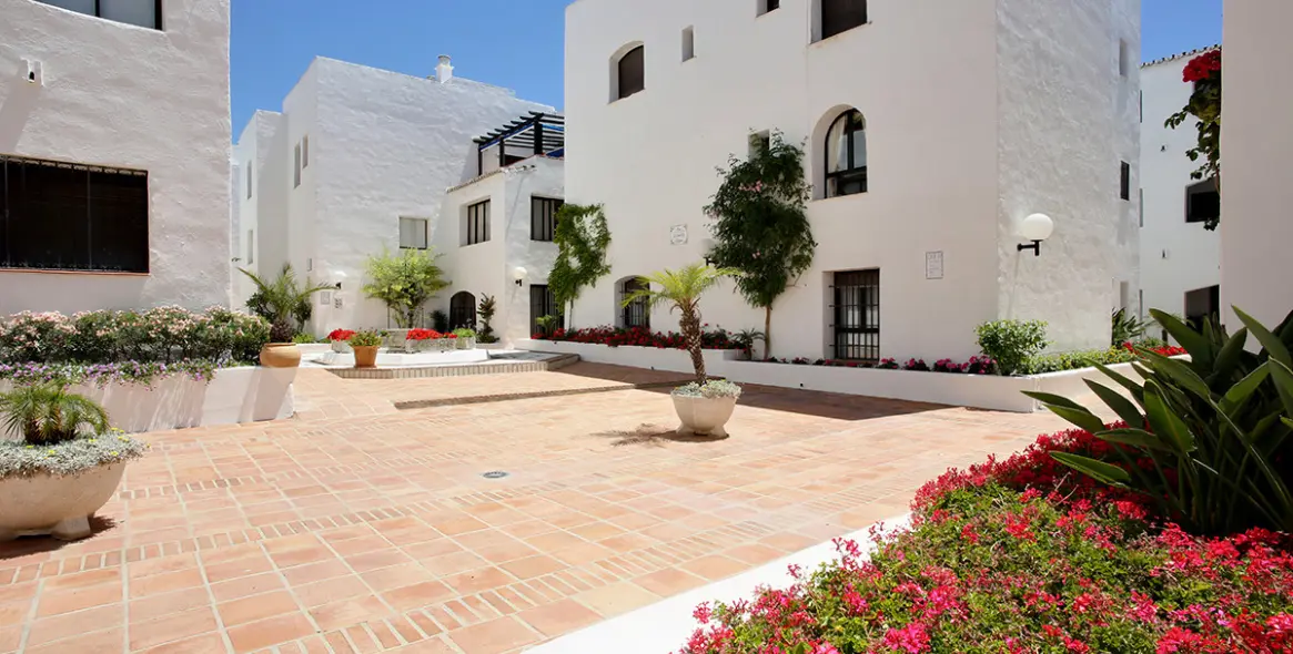 Продажа апартаментов на среднем этаже в Puerto Banús 2
