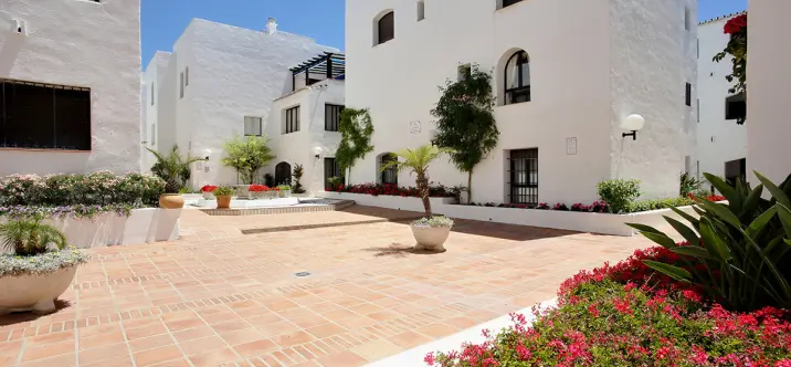 Продажа апартаментов на среднем этаже в Puerto Banús 1