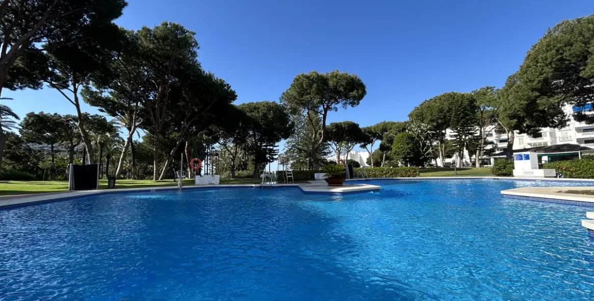 Продажа апартаментов на среднем этаже в Puerto Banús 13