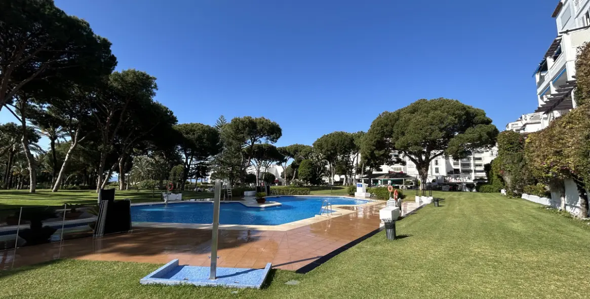 Продажа апартаментов на среднем этаже в Puerto Banús 14