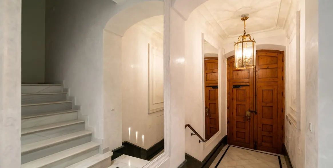 Продажа апартаментов на среднем этаже в Málaga Centro 15