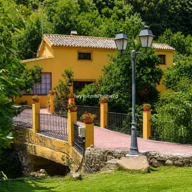 Venta de villa independiente en Ojén