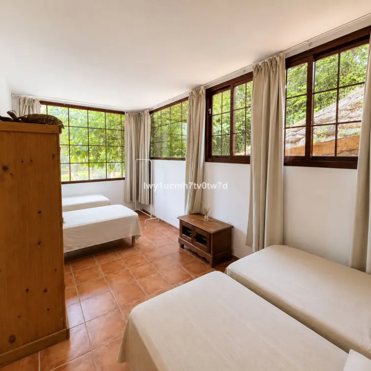 Venta de villa independiente en Ojén