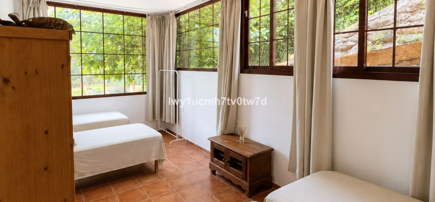 Venta de villa independiente en Ojén 1