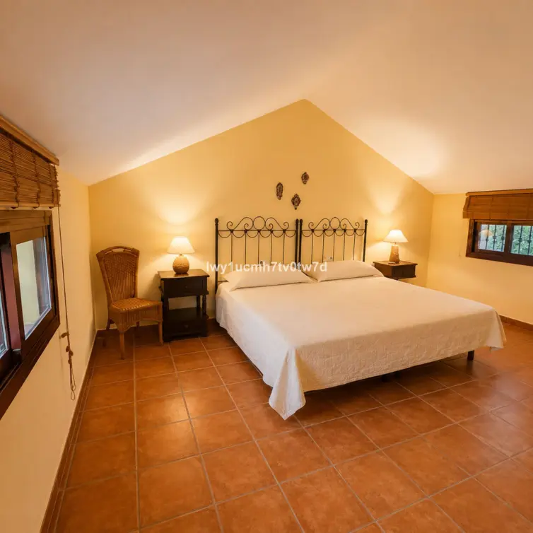 Venta de villa independiente en Ojén