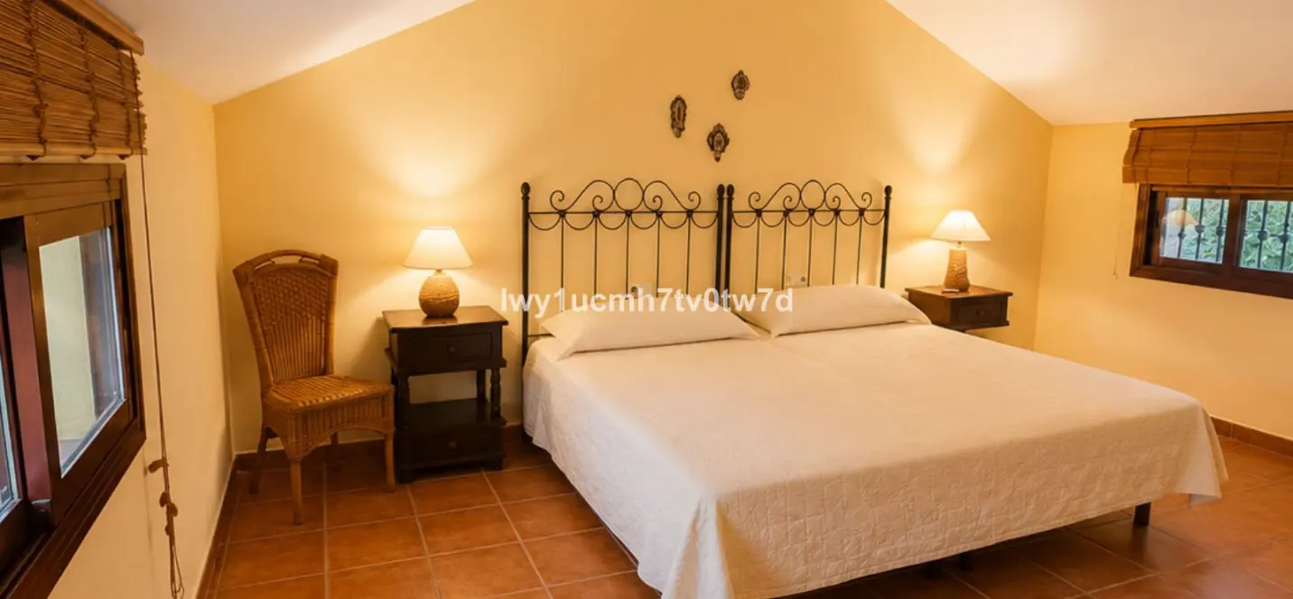 Venta de villa independiente en Ojén 2
