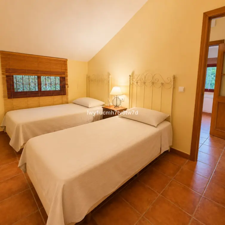 Venta de villa independiente en Ojén