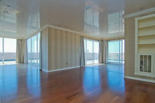 Image 4 thumb
