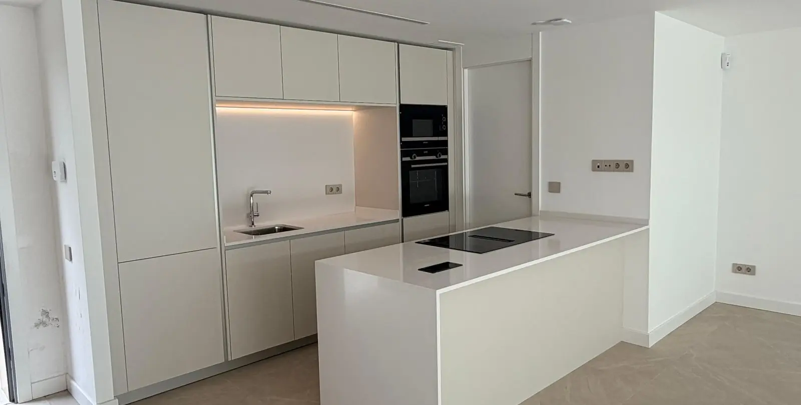 Продажа апартаментов на первом этаже в Bahía de Marbella 4