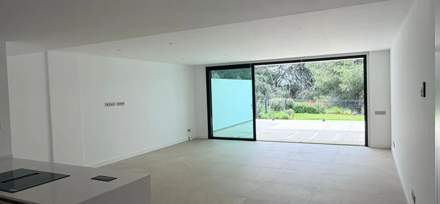 Sale of ground floor apartment in Bahía de Marbella 4